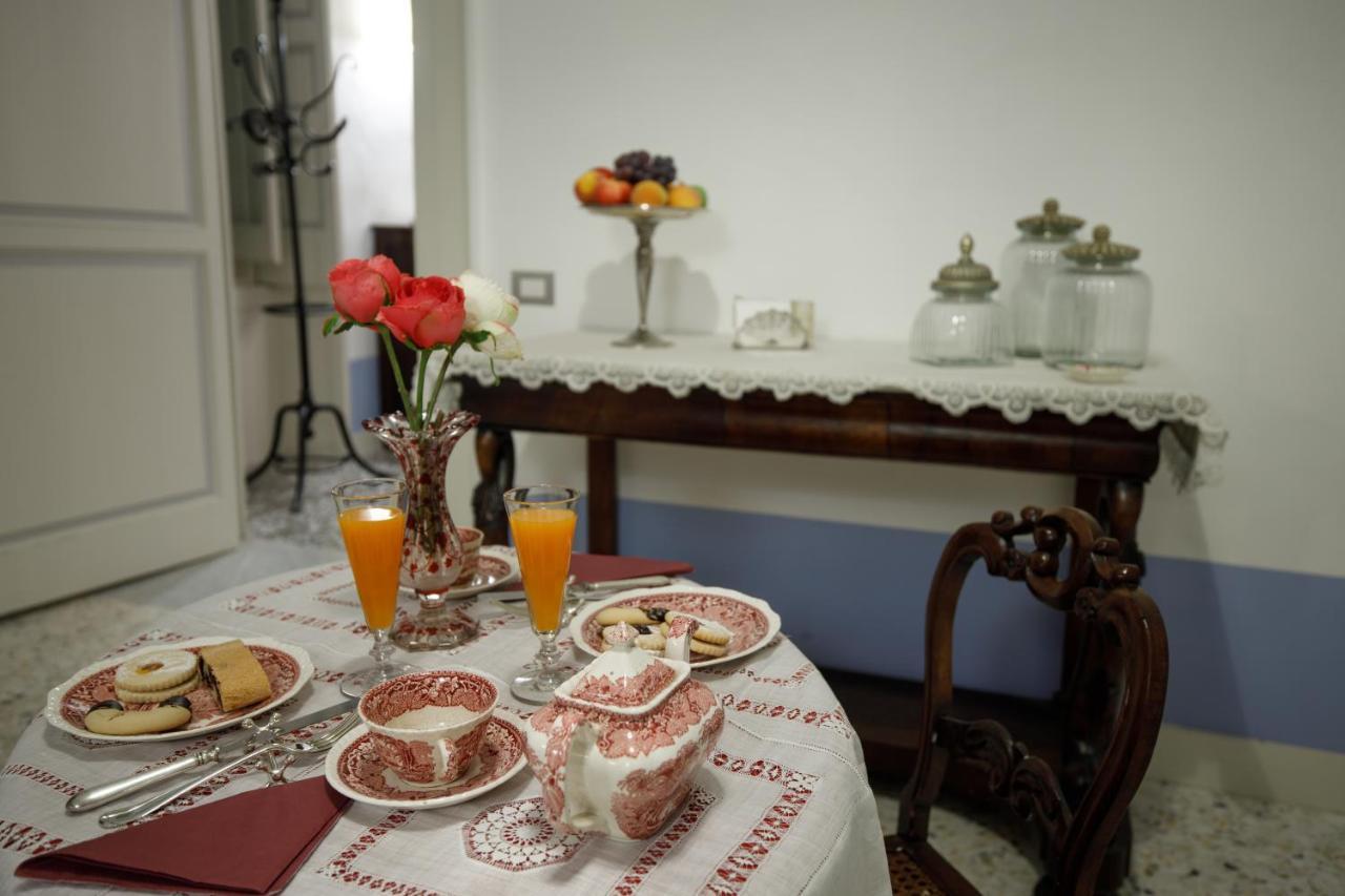 Bed and Breakfast Palazzo Introna Мола-ди-Бари Экстерьер фото