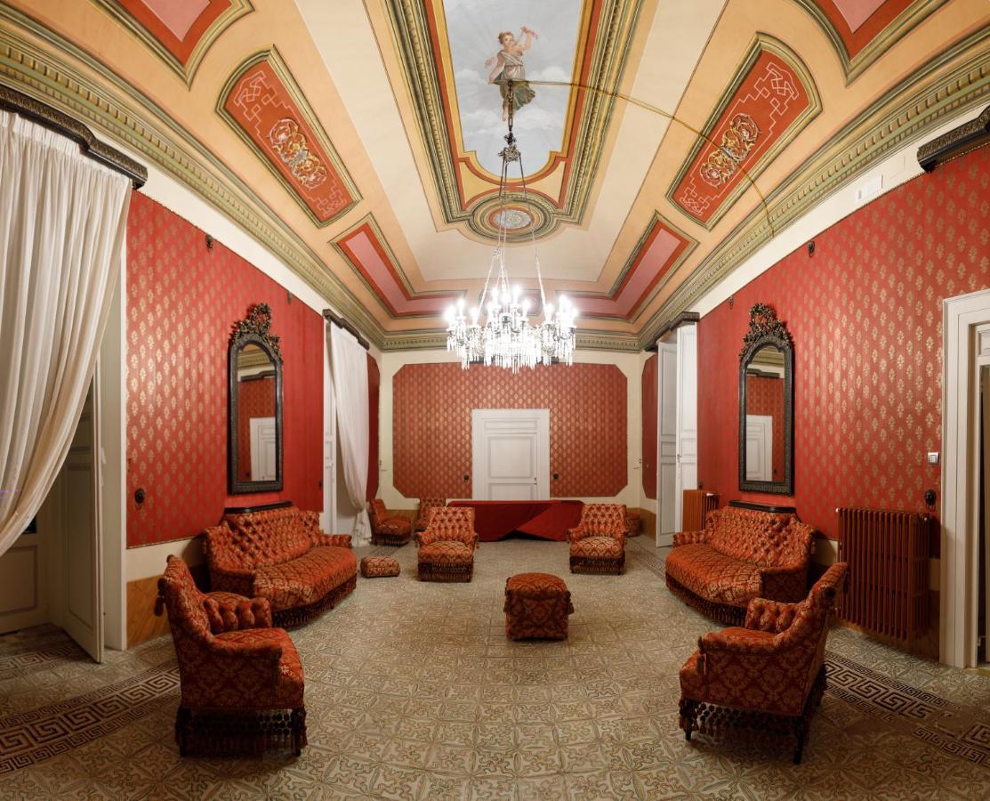 Bed and Breakfast Palazzo Introna Мола-ди-Бари Экстерьер фото