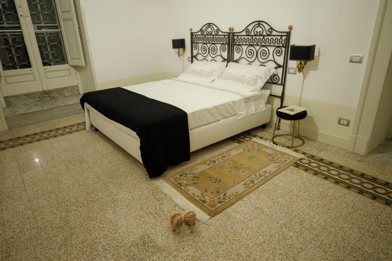 Bed and Breakfast Palazzo Introna Мола-ди-Бари Экстерьер фото