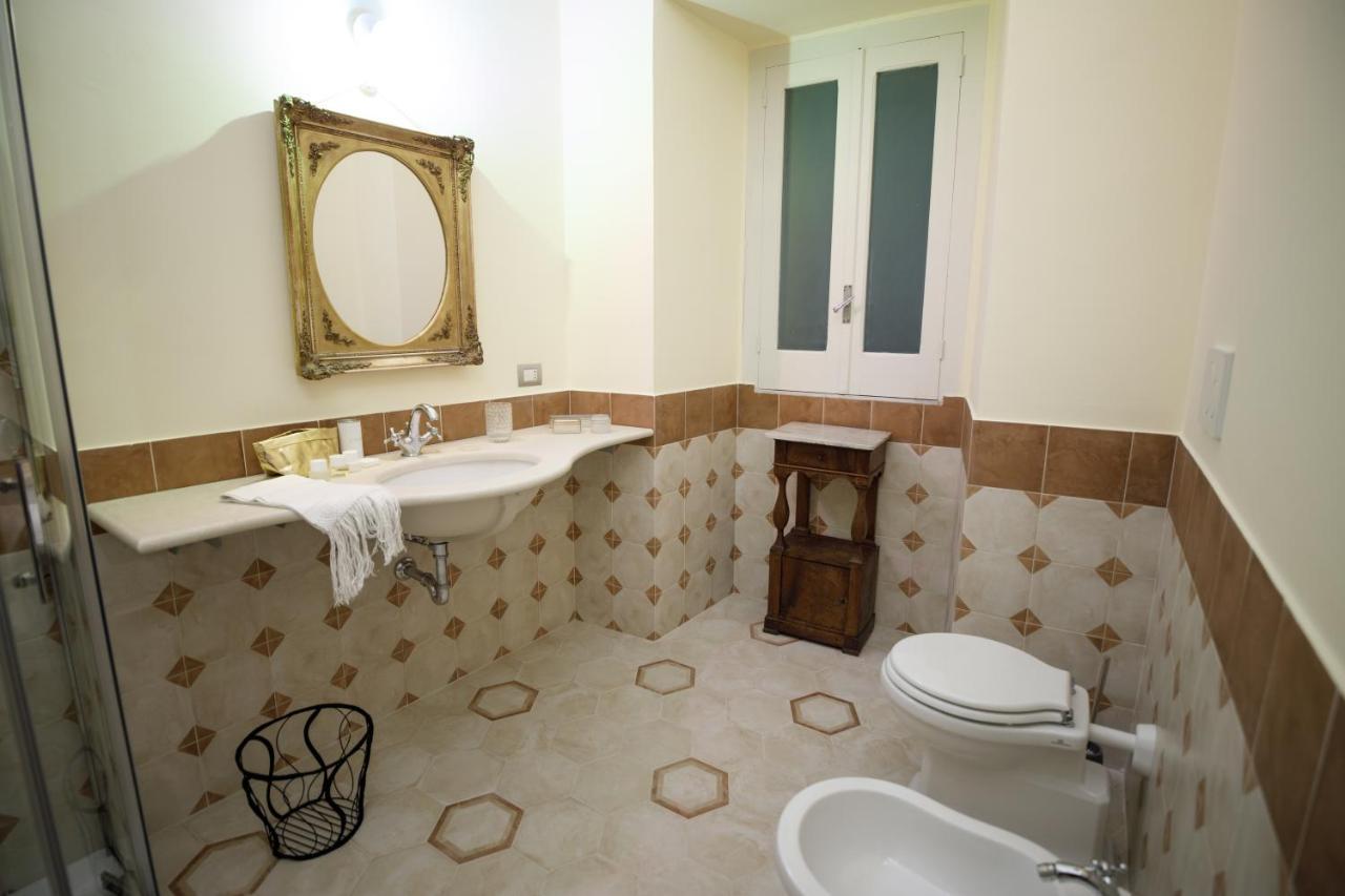 Bed and Breakfast Palazzo Introna Мола-ди-Бари Экстерьер фото