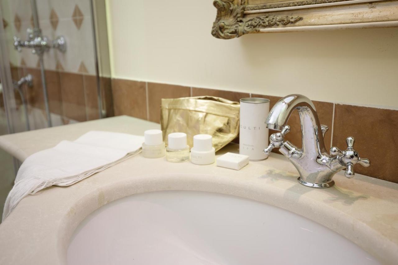 Bed and Breakfast Palazzo Introna Мола-ди-Бари Экстерьер фото
