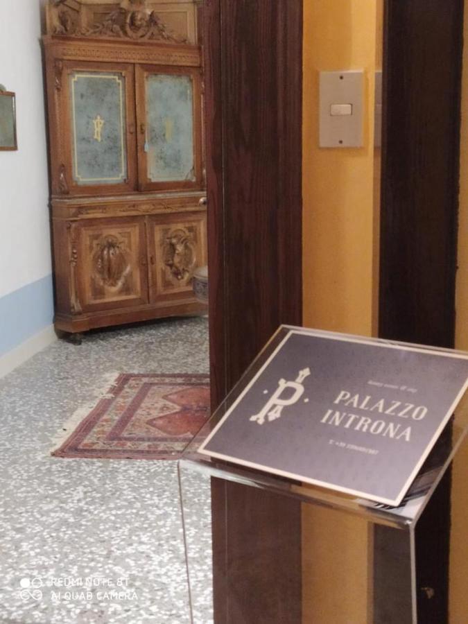 Bed and Breakfast Palazzo Introna Мола-ди-Бари Экстерьер фото