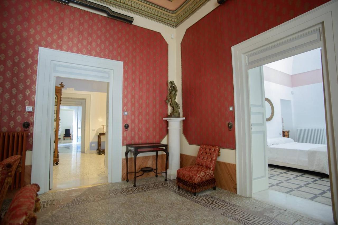 Bed and Breakfast Palazzo Introna Мола-ди-Бари Экстерьер фото