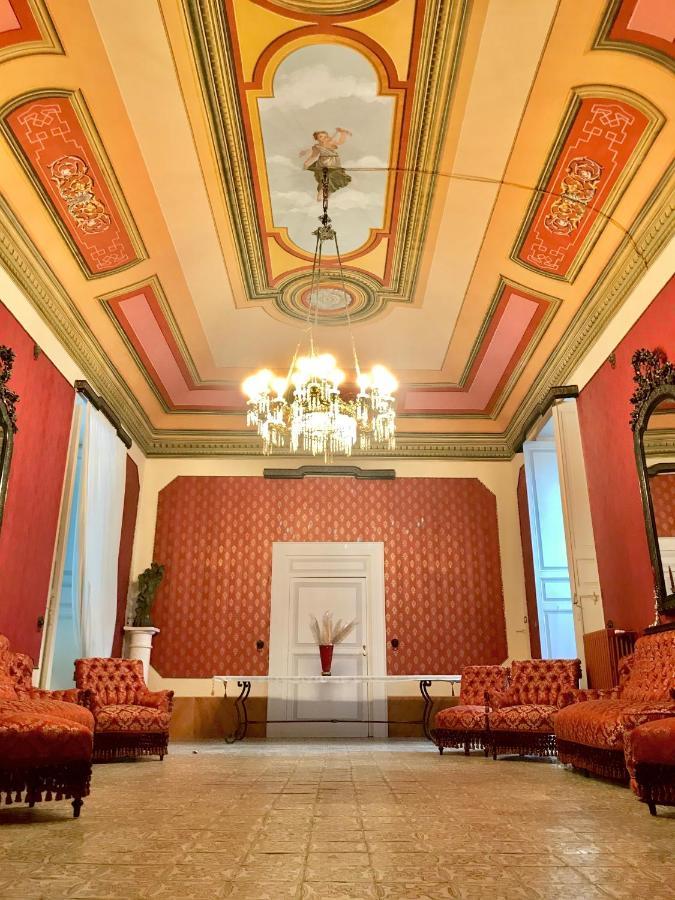 Bed and Breakfast Palazzo Introna Мола-ди-Бари Экстерьер фото
