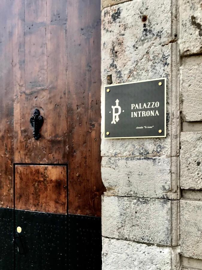 Bed and Breakfast Palazzo Introna Мола-ди-Бари Экстерьер фото